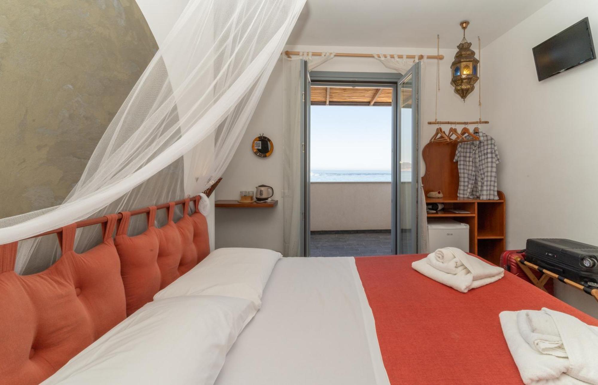 Ajamola Hotel Favignana Buitenkant foto